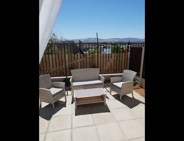 2 BEDROOM SECTIONAL TITLE FOR SALE IN WEST BEACH